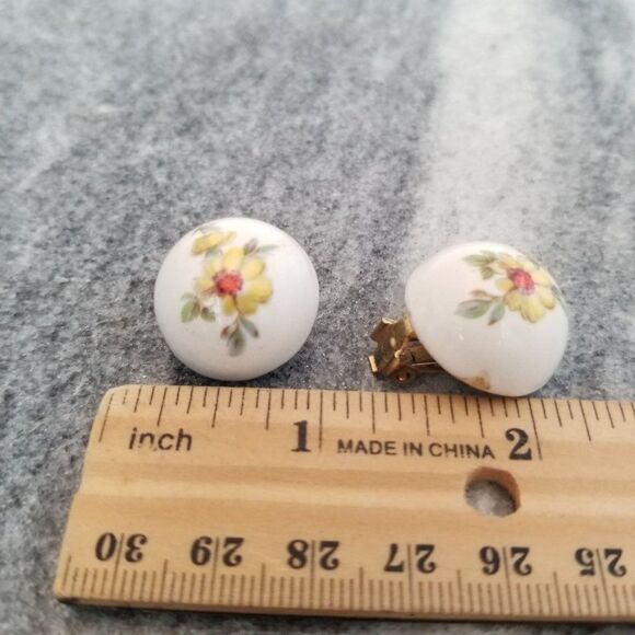 Vintage Yellow Flower Clip On Earrings, White Dome, Retro Design, Estate - Picture 4 of 5